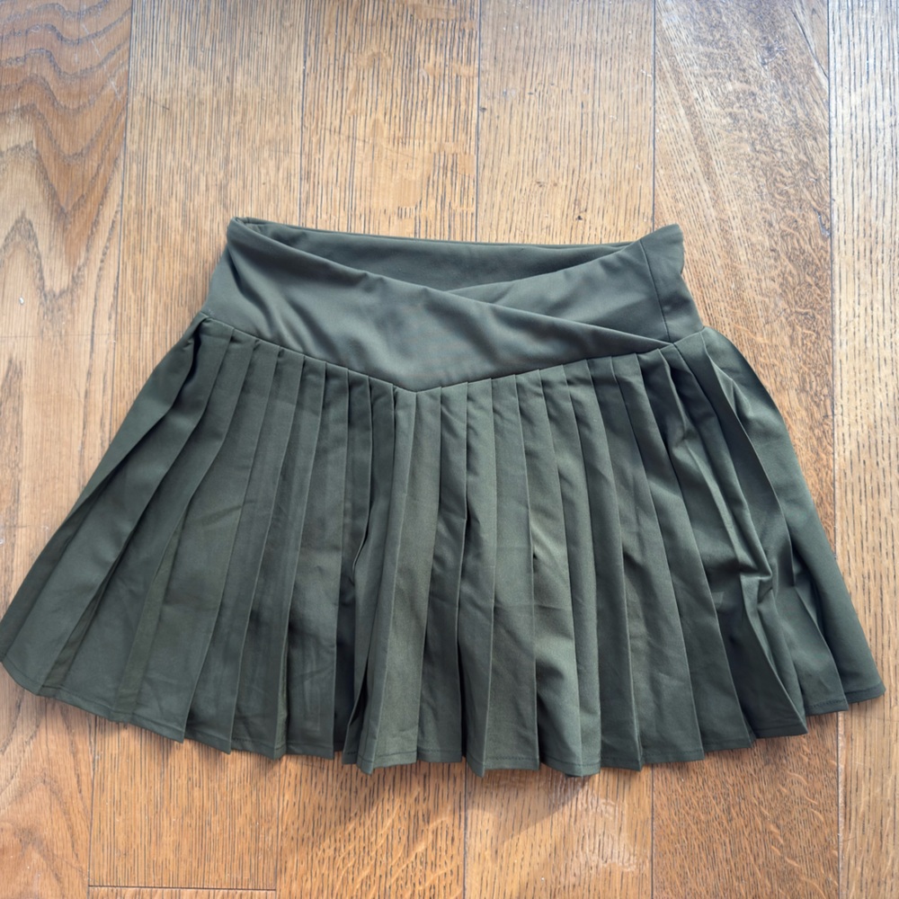 Forever 21 Army Green Pleated Crossover Skort NWT SZ SMALL
